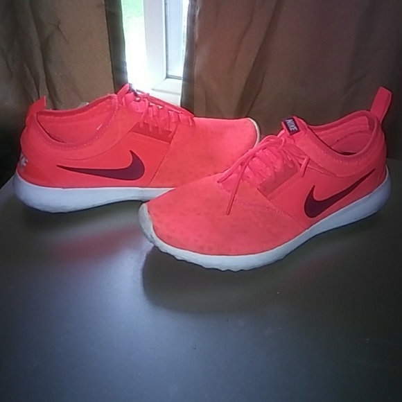 Nike Shoes - Nike sneakers